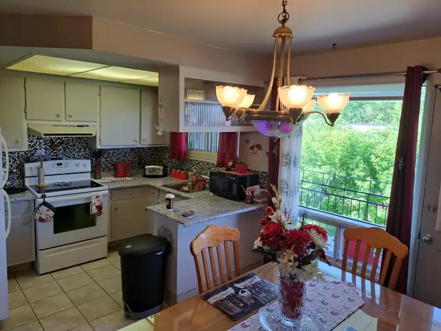BOISBRIAND - GRAND 4 1/2, 2E ÉTAGE.  PRÈS DE PLACE ROSEMÈRE.