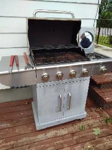 BBQ EN STENLESS MARQUE    BROIL KING, 4 FEUX - Photo 2