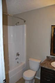 New house in Stonebridge,  2 & 3 bdrm suites - available Jume 30 - Photo 5