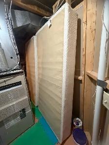Good condition box spring for King size bed or 2 single b - Photo 8