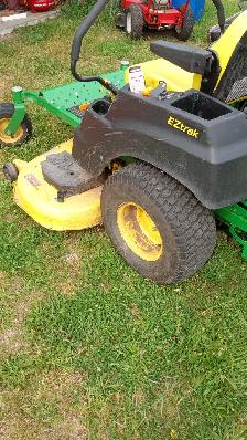 John Deere zero turn mower / tractor. 54 inch deck. needs work - Photo 4