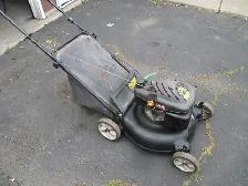 lawnmower - Photo 2