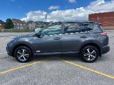2018 Toyota RAV4 LE - Photo 8