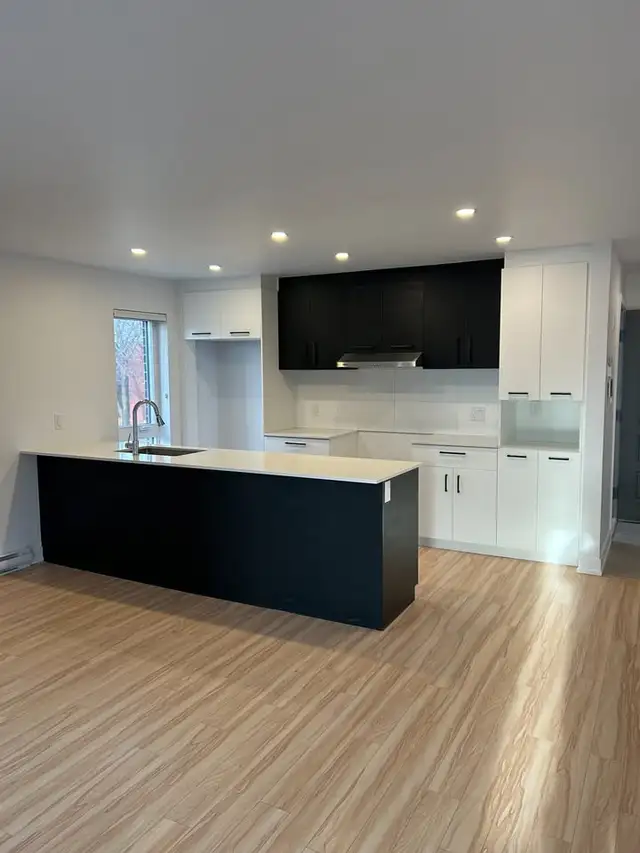 4 ½ style condo (860 pc) – Moderne, 2e étage, Montréal-Est