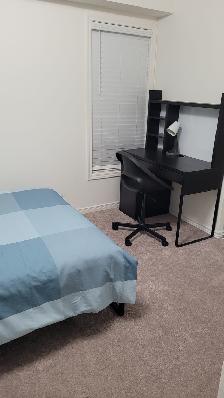 Beautiful Furnished Room for Rent in Ajax North – Ideal for One - Photo 2