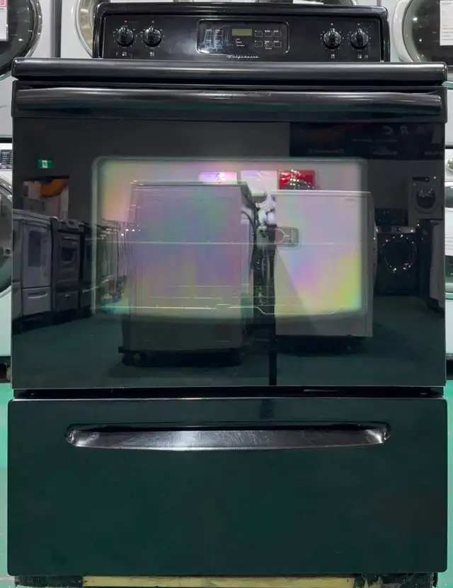 Stylish Black Frigidaire Stove (S4269)