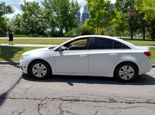 2013 CHEVROLET CRUSE LS ( needs nothing )
