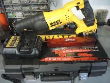 DEWALT DCS380P1 20V MAX Lithium-Ion Cordless Reciprocating Saw
