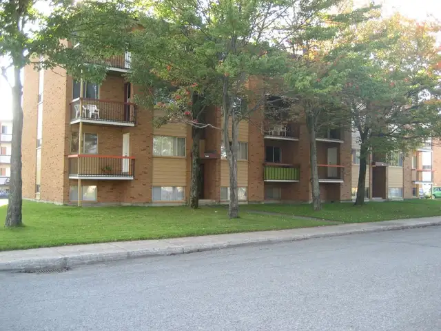 Cinq et demi, trois chambres, à louer à Sainte-Foy, Québec