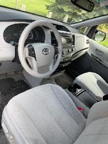 2011 Toyota sienna LE AWD - Photo 3