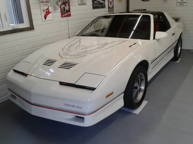 1985 Pontiac Trans Am T-top toute original comme neuf