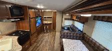 2018 AVENGER 27DBS-BIG BUNKS-SLEEP9-OUTSIDE KITCHNEN-LITE-6544LB - Photo 7