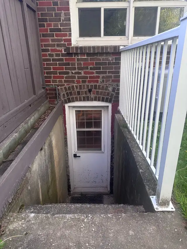 2 bedroom Scarborough Basement Apartment
