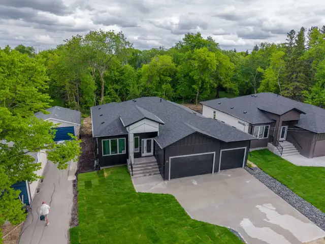 Large Bungalow with Triple Garage