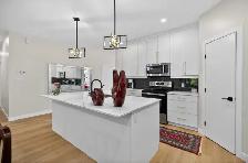 Large Bungalow with Triple Garage - Photo 3