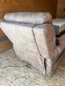 motorized lift chair - Photo 3