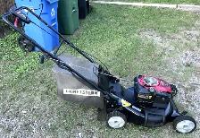 CRAFTSMAN SELF PROPELLED GAS LAWNMOWER - Photo 2