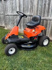 30" Columbia riding lawnmower - Photo 2