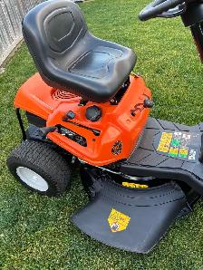 30" Columbia riding lawnmower - Photo 5