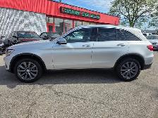 2016 Mercedes-Benz GLC GLC 300 4MATIC Nav / Sunroof / LTH / Rea - Photo 3