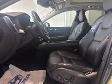 2019 Volvo XC60 MOMENTUM | AWD | NAVI | LEATHER | 2 SET TIRE - Photo 10