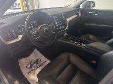 2019 Volvo XC60 MOMENTUM | AWD | NAVI | LEATHER | 2 SET TIRE - Photo 11