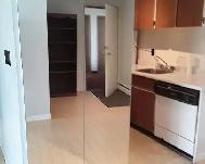 Independent 1/1 Apt Top Floor Face SE Corner Unit, Richmond BC - Photo 2
