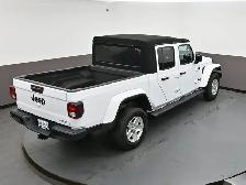 2021 Jeep Gladiator Sport 4X4 7500 Towing Capacity!! One owner, - Photo 52