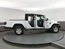2021 Jeep Gladiator Sport 4X4 7500 Towing Capacity!! One owner, - Photo 54