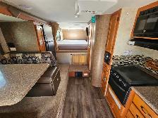 2015 Eagle Cap 10 Ft Truck Camper 960 - Photo 12