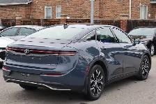2025 Toyota Crown LIMITED - Photo 4