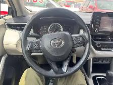 2022 Toyota Corolla Cross L AWD - Photo 16