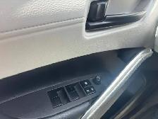2022 Toyota Corolla Cross L AWD - Photo 18
