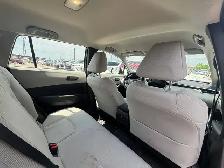 2022 Toyota Corolla Cross L AWD - Photo 19