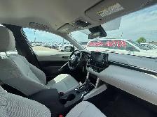 2022 Toyota Corolla Cross L AWD - Photo 25