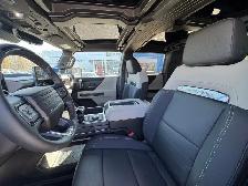 2026 GMC HUMMER EV SUV - Photo 10