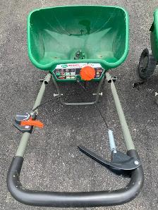 two deluxe Scott fertilizer spreaders/ 90.00 each - Photo 2