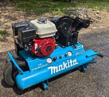 Makita MAC5501G Big Bore Gas Wheelbarrow Air Compressor LIKE NEW