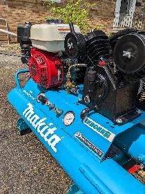 Makita Big Bore Gas Wheelbarrow Air Compressor — Barely Used - Photo 3