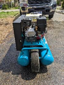 Makita Big Bore Gas Wheelbarrow Air Compressor — Barely Used - Photo 6
