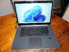 Dell XPS 9530 15.6' Laptop CORE i5 256GB SSD 8GB WIN DOWS 11