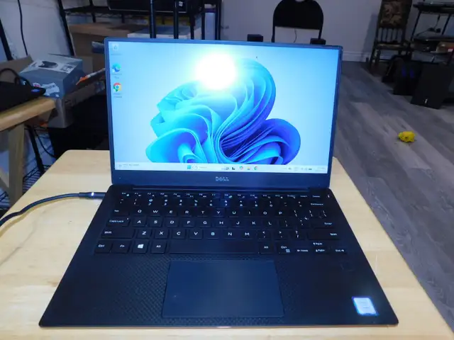 Dell XPS 13 9360 13' Laptop CORE i7 256GB SSD 8GB B/T WINDOWS 11