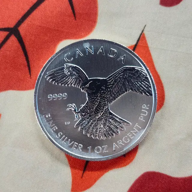 Canadian Fine Silver 1 oz. 5 Dollar Coin .9999