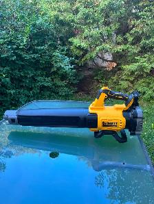 DEWALT 20V MAX XR Leaf Blower - Photo 2