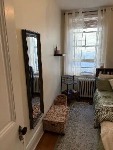 ONE BEDROOM RICHMOND ROW APARTMENT - Photo 5