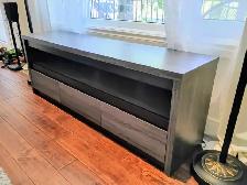 TV/COFFEE TABLES
