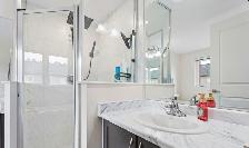Private room for rent in townhome - Photo 11