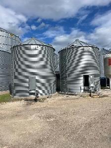 Brock grain bins - Photo 2