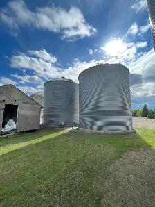 Brock grain bins - Photo 4