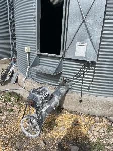 Brock grain bins - Photo 7